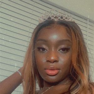 Meet your Posher, Eva